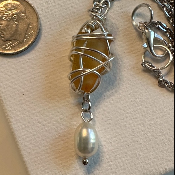 ARTISAN Cali Wrapped Sea Glass and Freshwater Pearl 19” Chain link Necklace - Picture 5 of 7